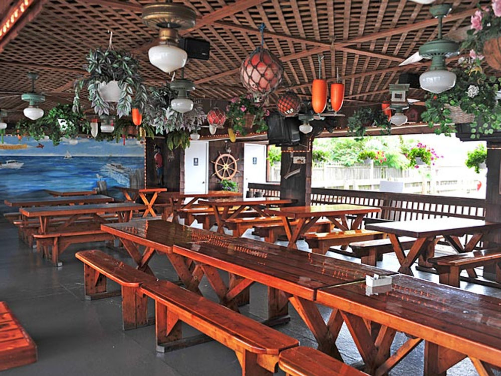 Carmen's dining room with nautical mural